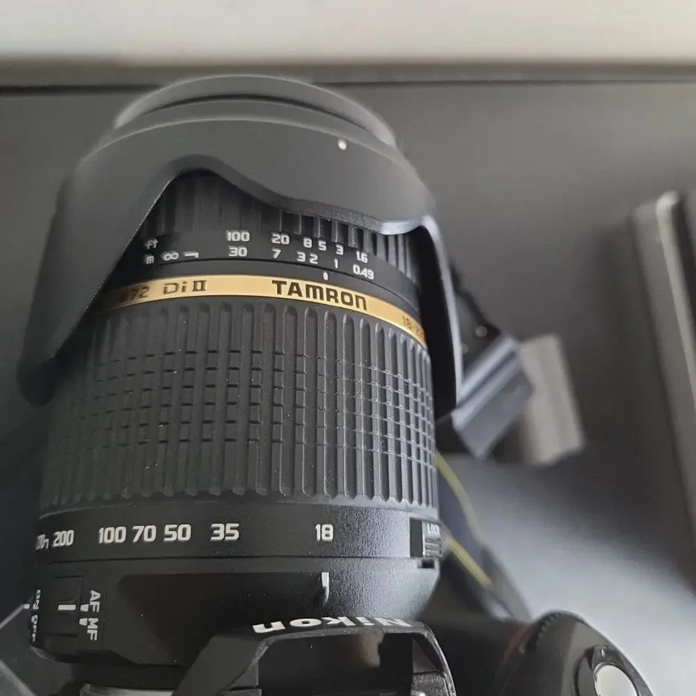 Nikon D70 6.1MP Digital DSLR Camera w/ Tamron 18-270mm F3.5-6.3 Di II B003 Lens